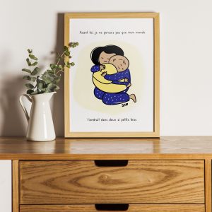 Une scène douce et familière, qui parle de lien, d'amour, de ces petits riens qui font beaucoup. Et surtout d'une maman dont le monde a changé grâce à l'arrivée de son bébé.